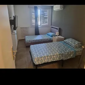 Privative Renove 2024, Climatisation, Tramway Sur Place , 12 Min Centre, 16 Min Plage, Apercu Lateral Mer, 2 Wc Avec 2 Salle De Bain, Private Renovated 2024, Air-conditioned , Tram On Spot, 2 Toilets And 2 Bathrooms Couette-café