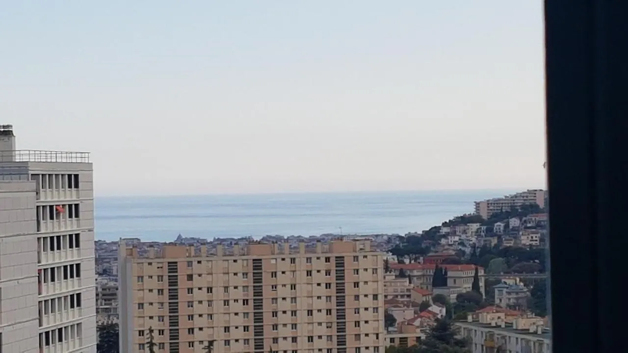 Seaside Tram Haven: Budget-Friendly Room with Kitchen and Views Nice 0*,
